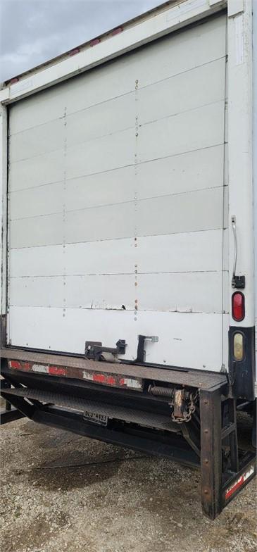 2005 KENWORTH T300