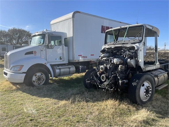 2013 KENWORTH T300