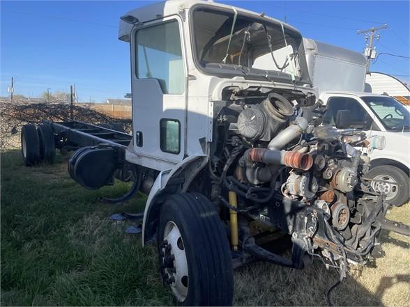 2013 KENWORTH T300