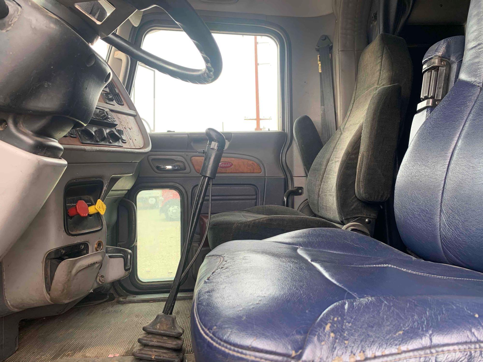 2006 Peterbilt 378 Sleeper