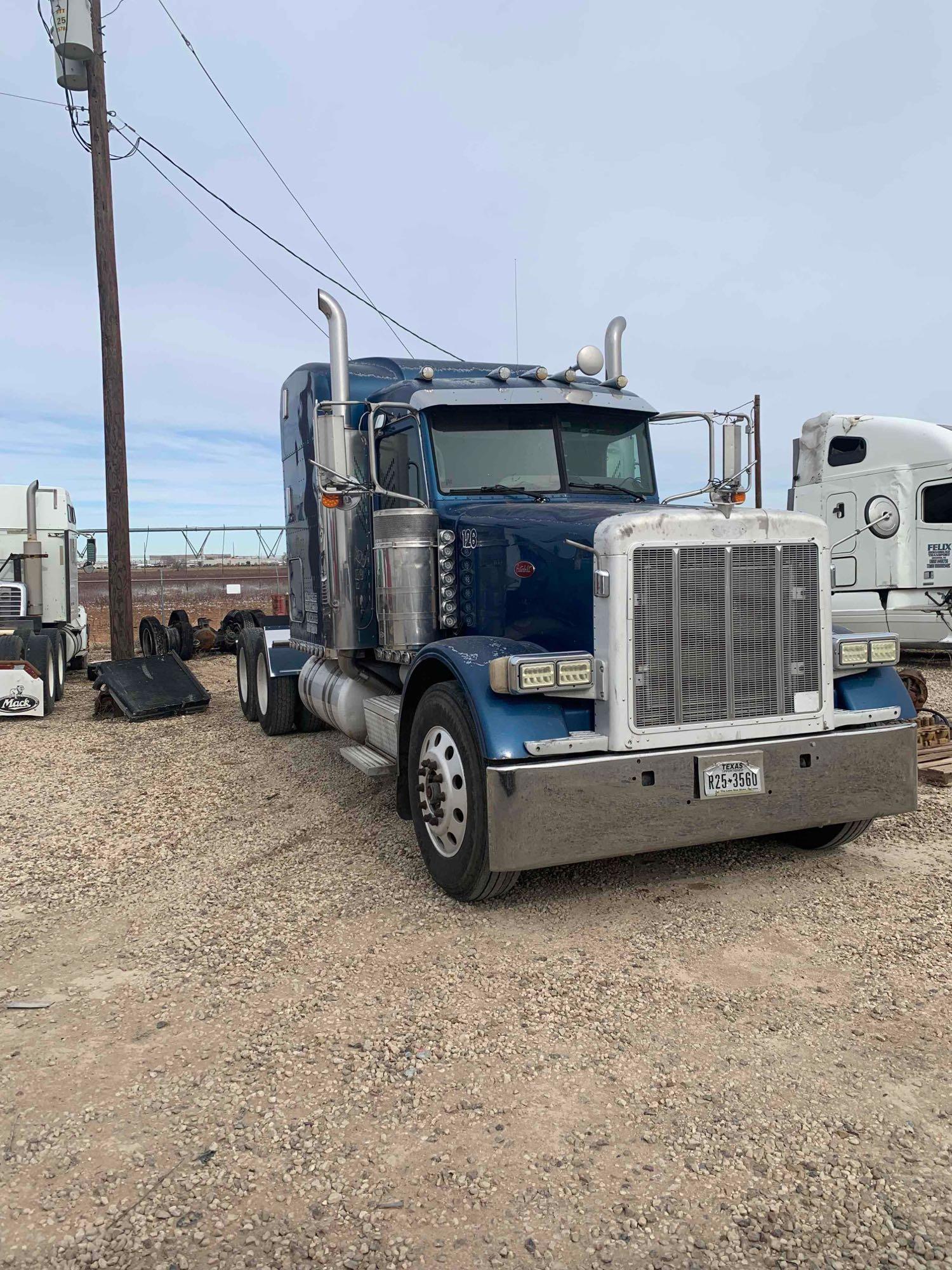 2006 Peterbilt 378 Sleeper