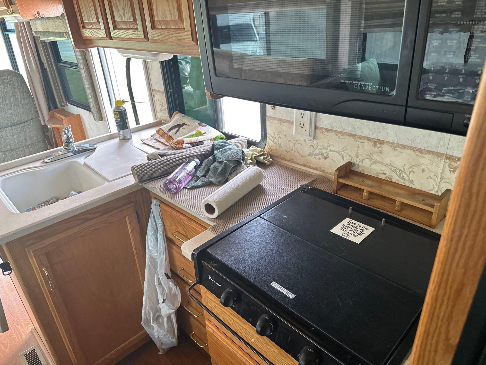 2004 Winnebago Brave
