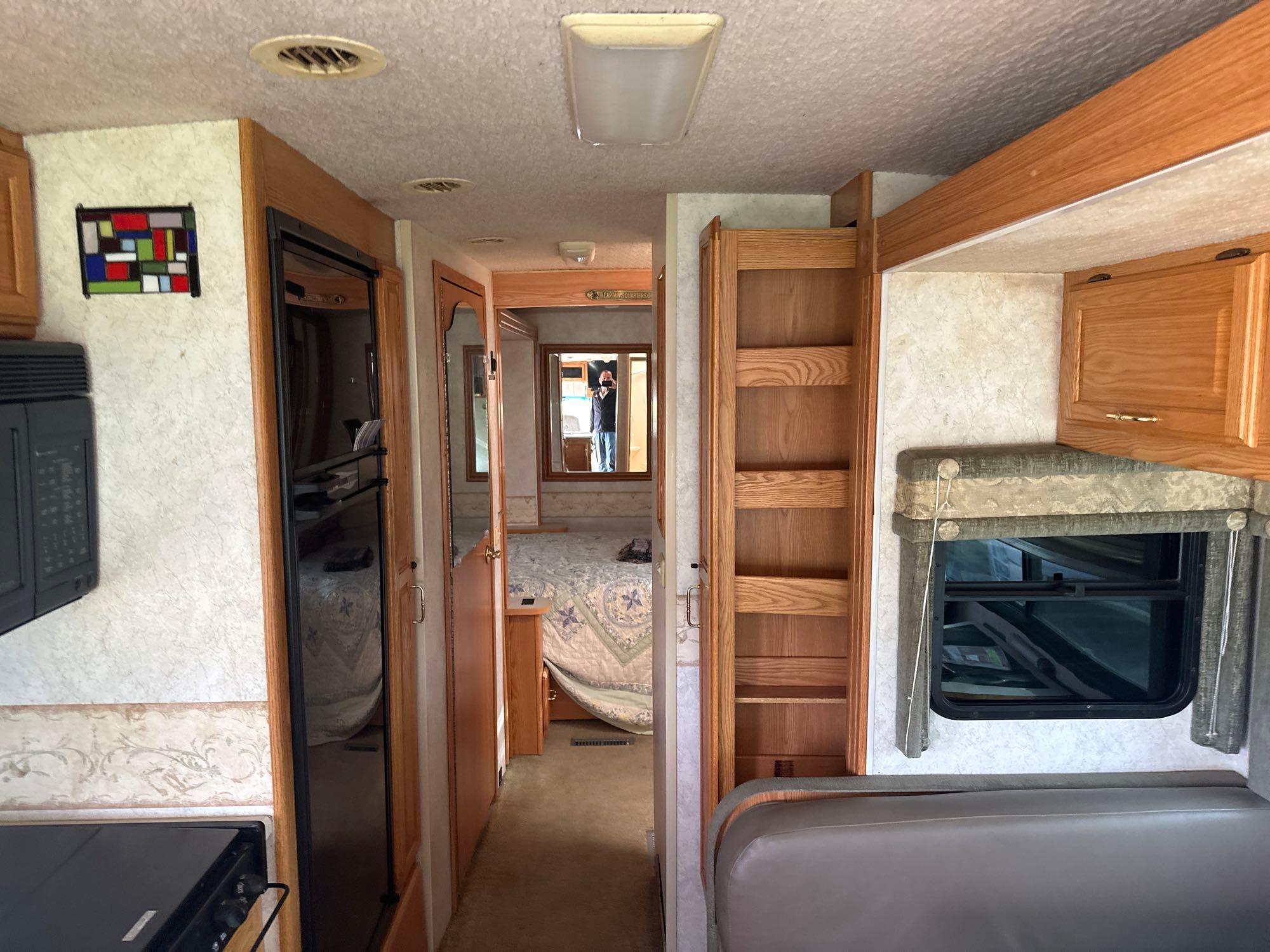 2004 Winnebago Brave