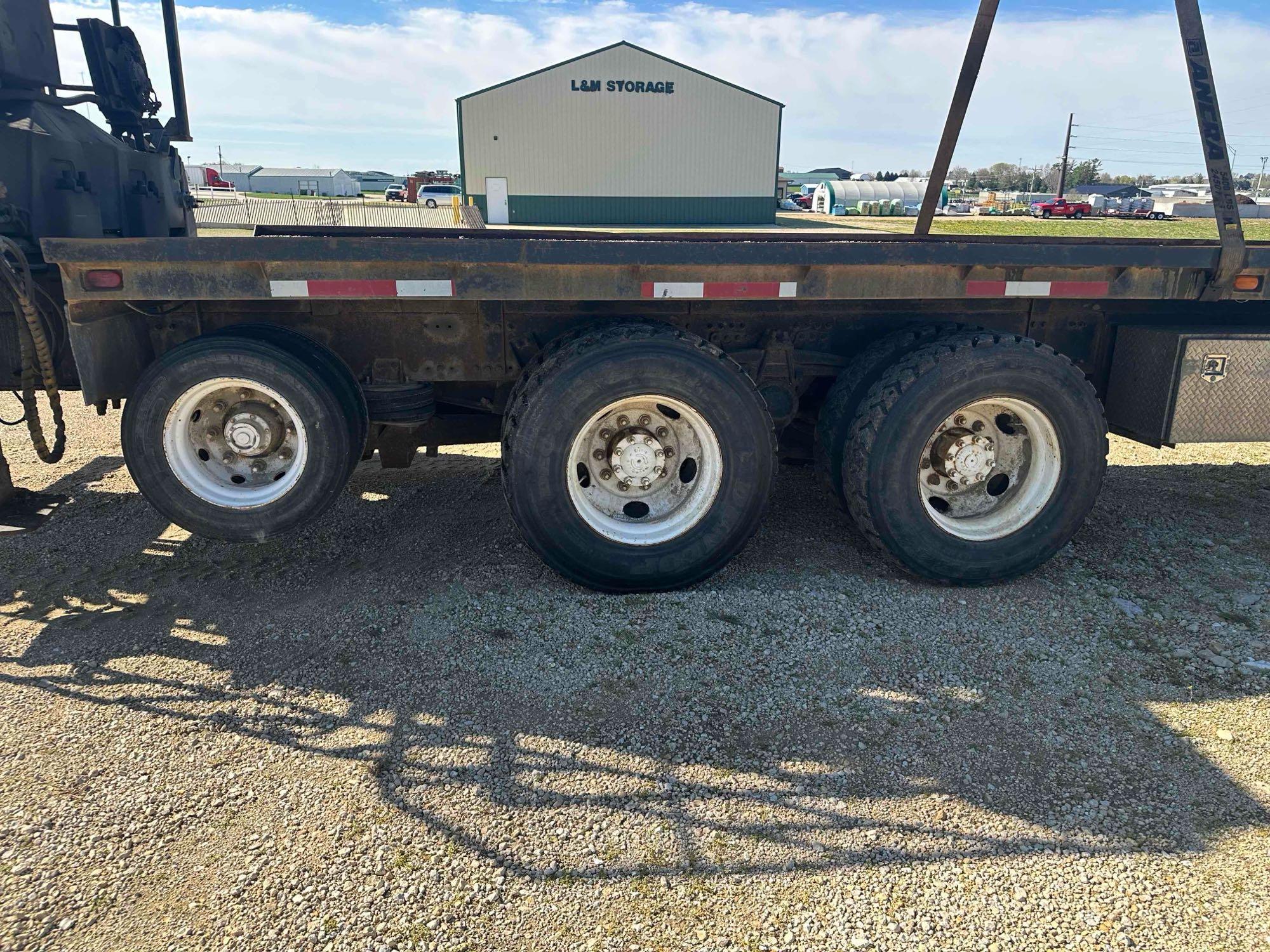 2003 Volvo Boom Truck