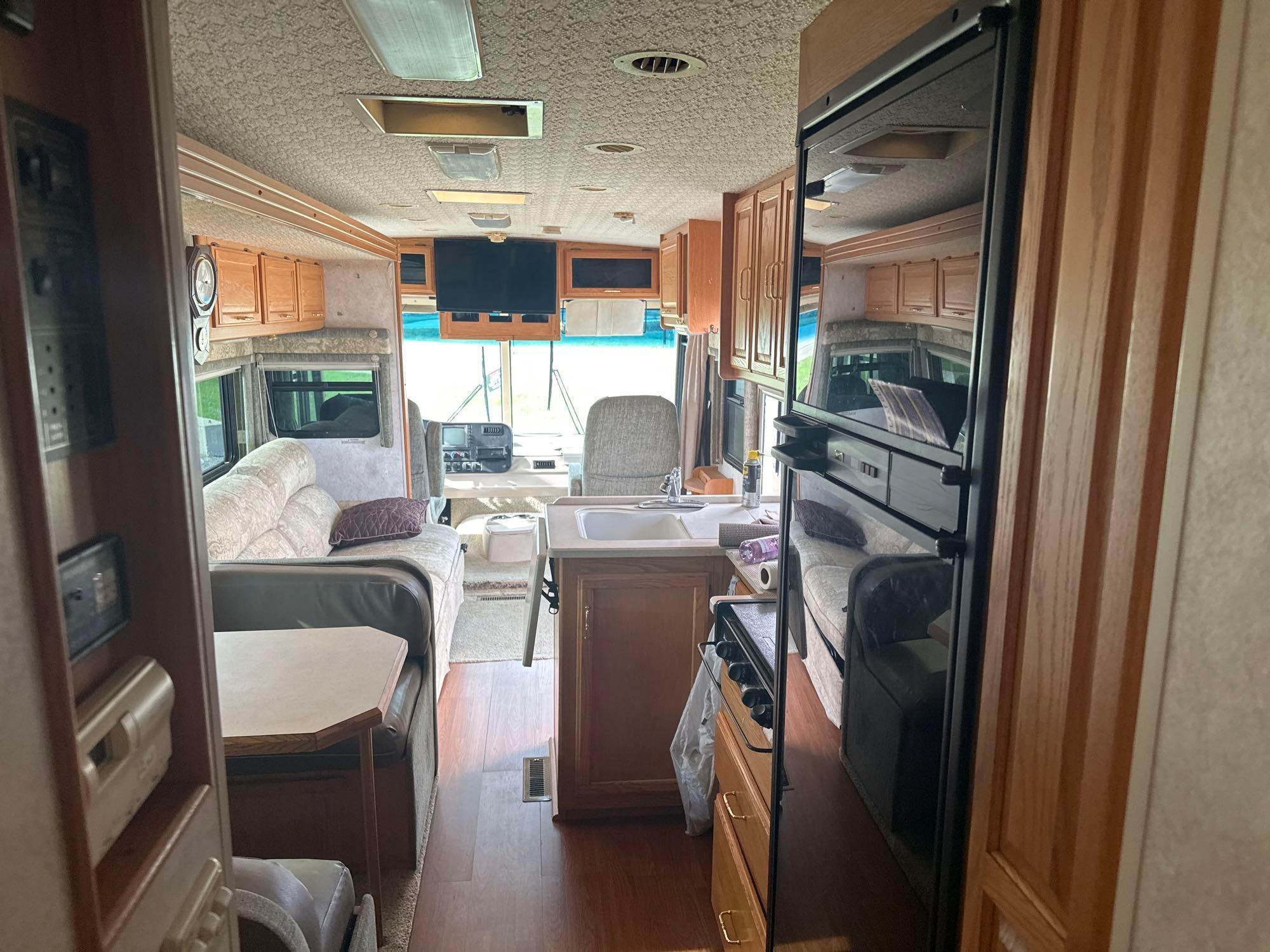 2004 Winnebago Brave