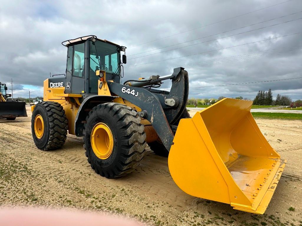 2006 Deere 644 J