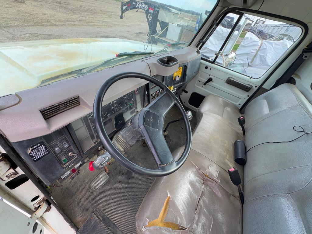 1998 Navistar International 4700 T444E