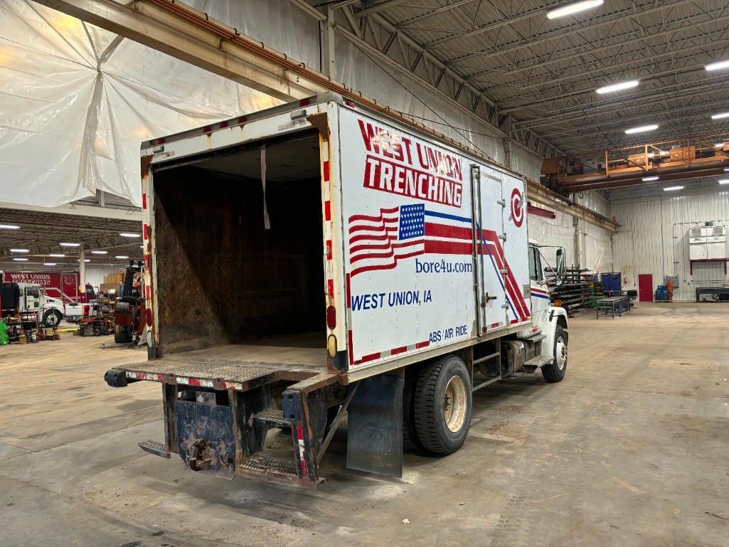 2000 Frieghtliner Semi