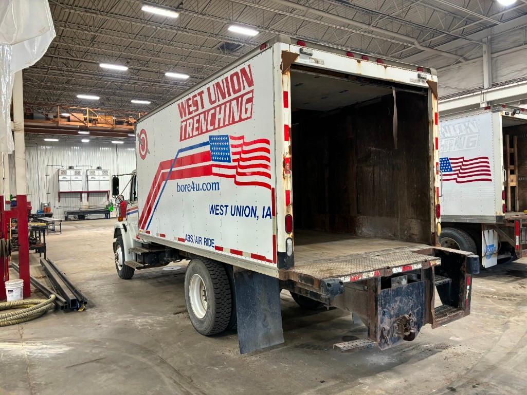 2000 Frieghtliner Semi