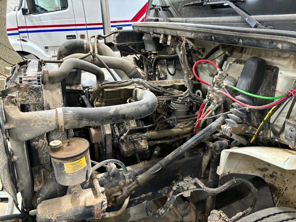 2000 Frieghtliner Semi