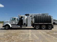 2014 Peterbilt 1600 MudDog Hydrovac.