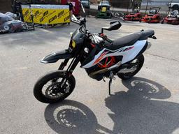 2021 KTM SMC 690R Super Moto