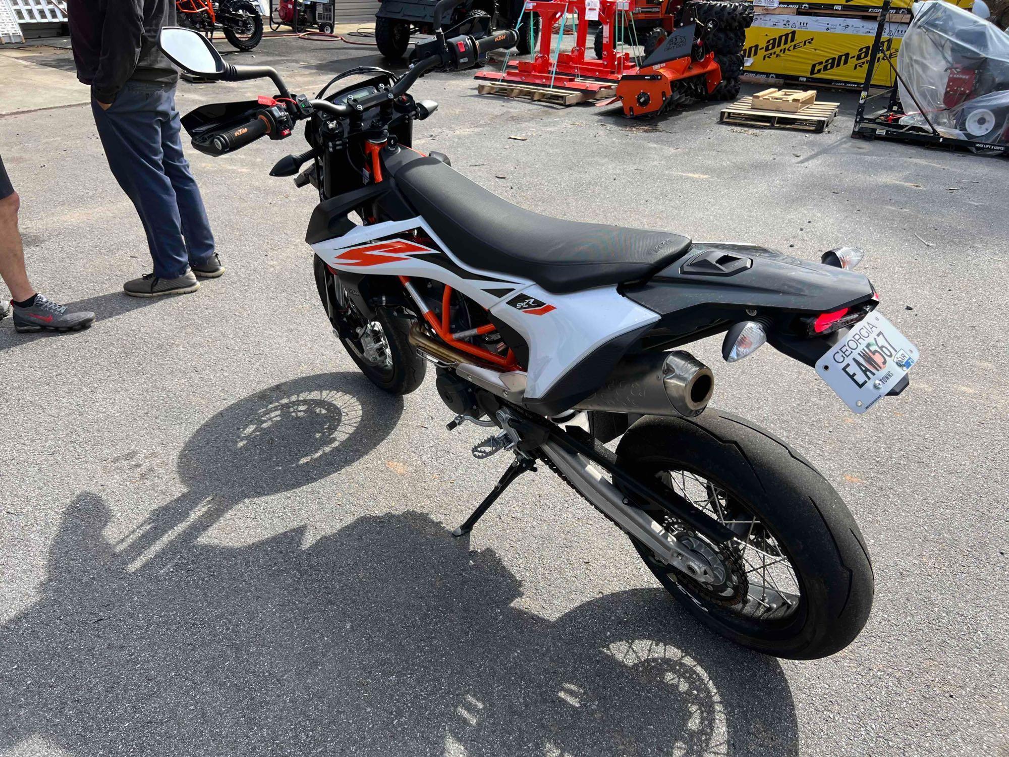2021 KTM SMC 690R Super Moto