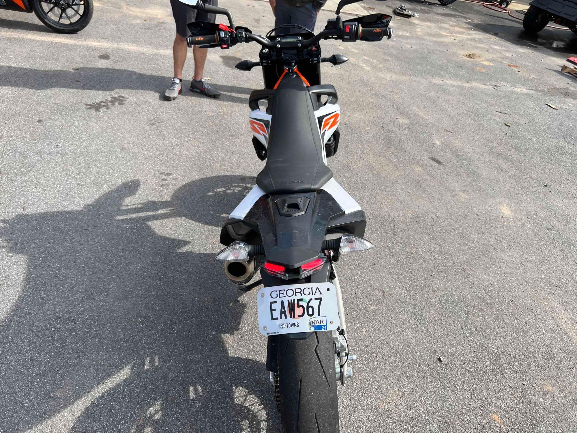 2021 KTM SMC 690R Super Moto