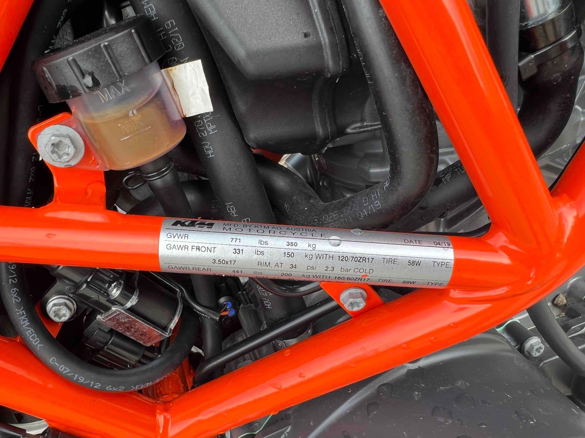 2021 KTM SMC 690R Super Moto