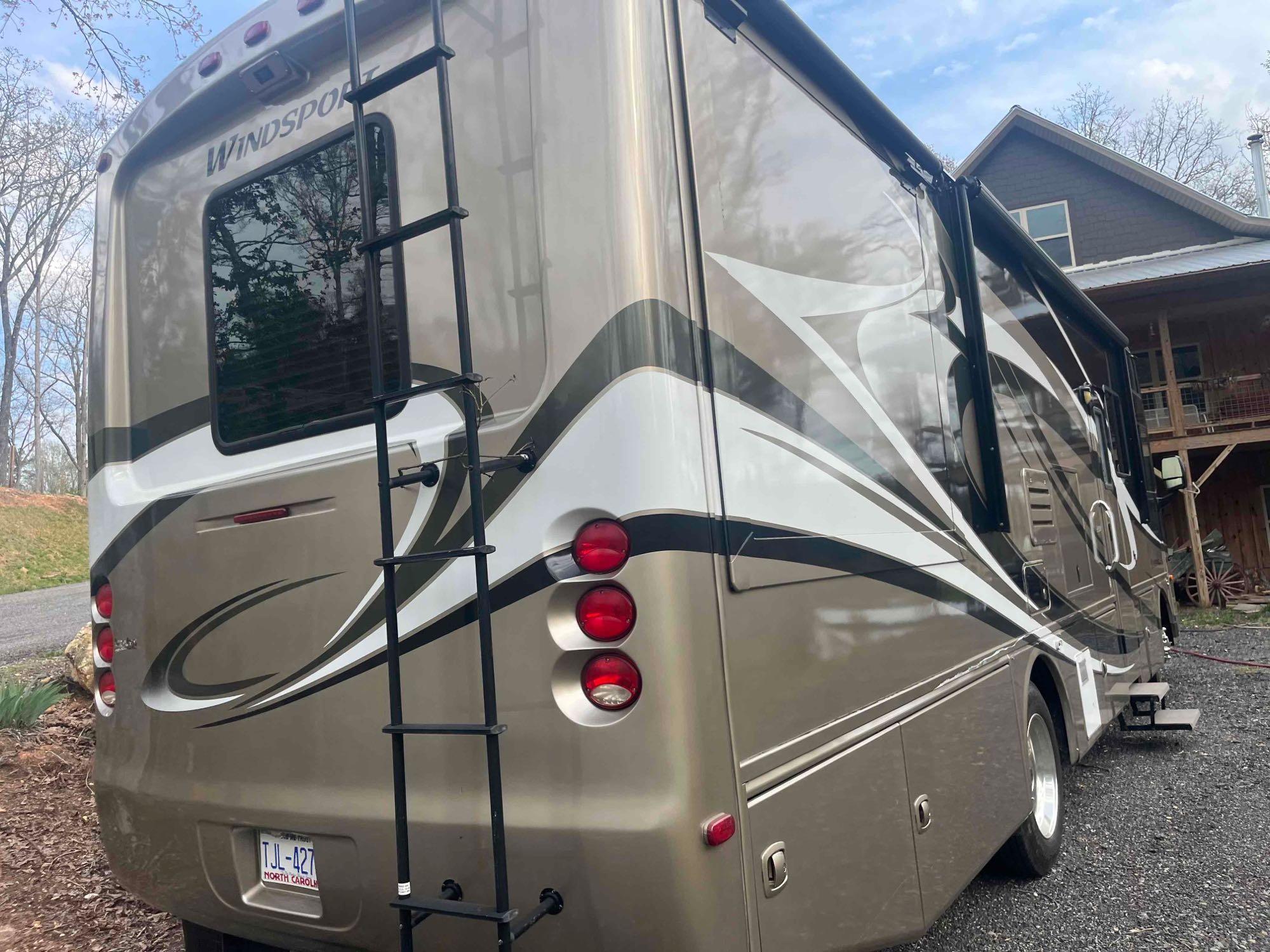 2009 Ford F53 RV, VIN # 1F6NF53Y090A01720