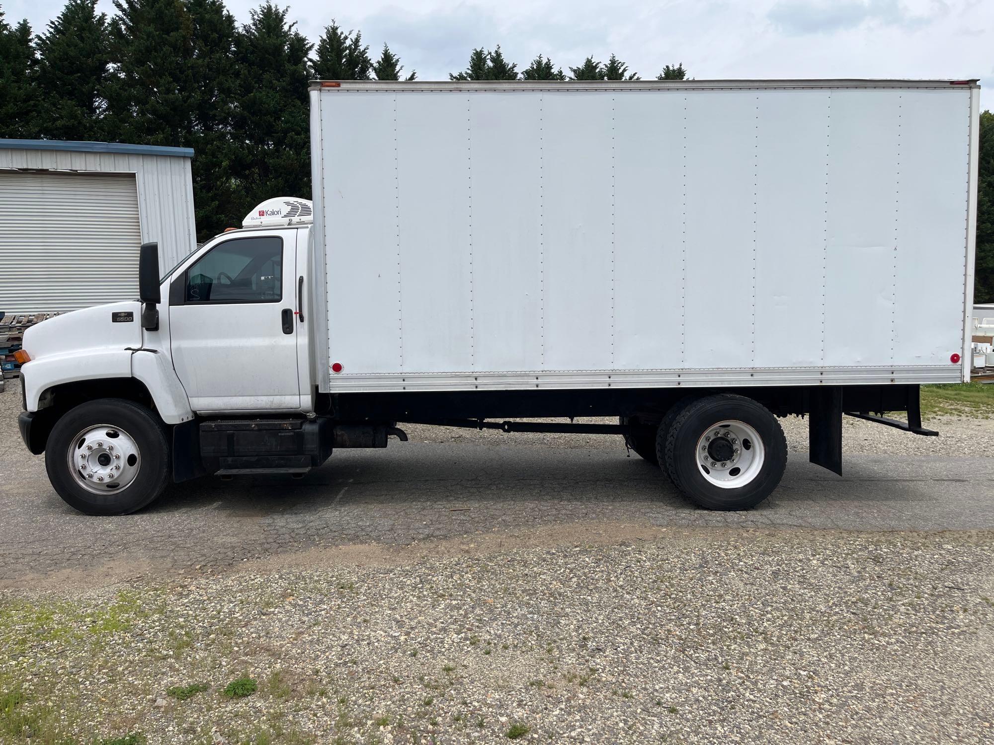 2004 Chevrolet C6500 Truck, VIN # 1GBJ6C1E84F504687