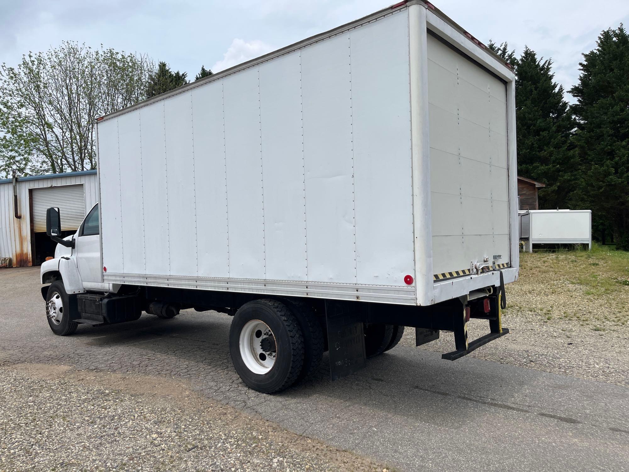 2004 Chevrolet C6500 Truck, VIN # 1GBJ6C1E84F504687