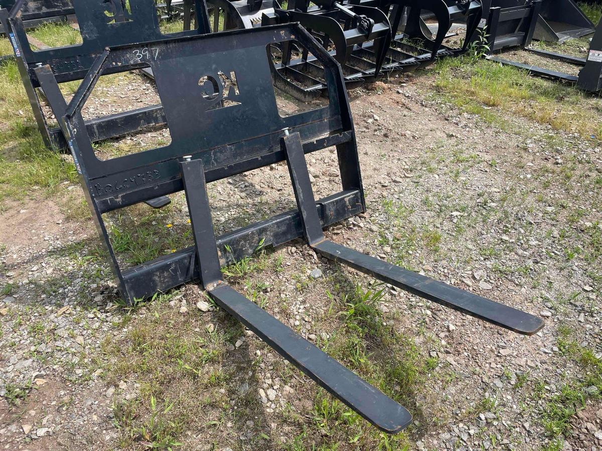 New/Unused KC Pallet Forks