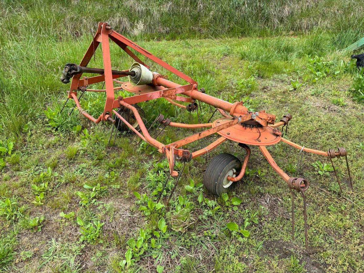 2 Basket Kuhn Hay Tedder