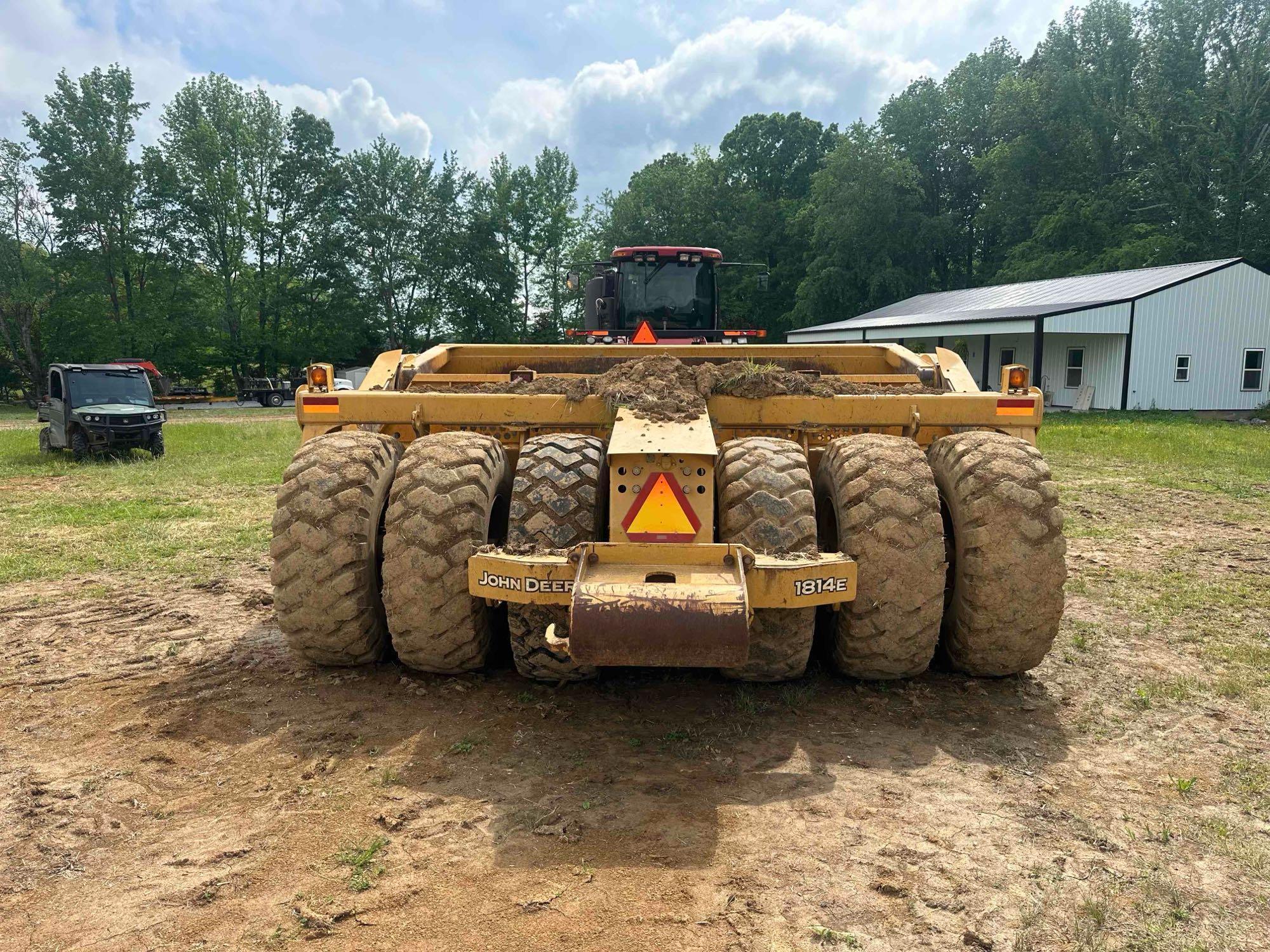 Case 580 Articulating Tractor with John Deere 1814E Pan