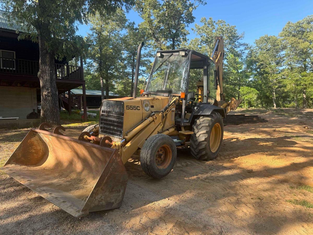 Ford 555C BackHoe