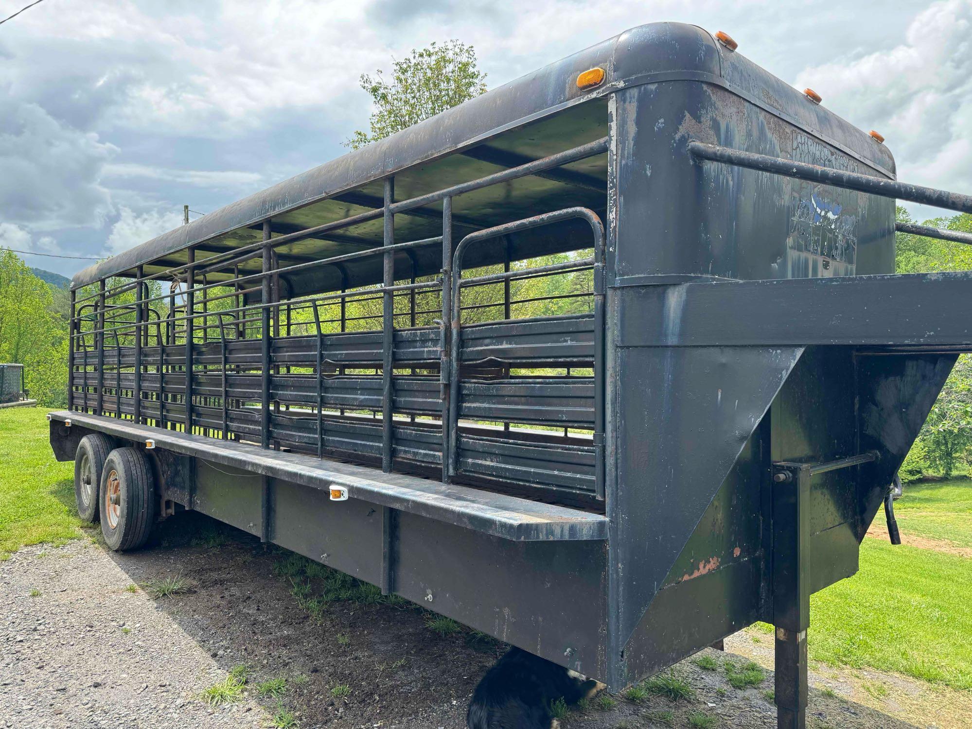 1991 Circle W Stock Trailer