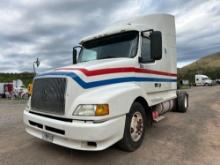 2000 Volvo VNL Truck, VIN # 4V4N21JF7YN250153