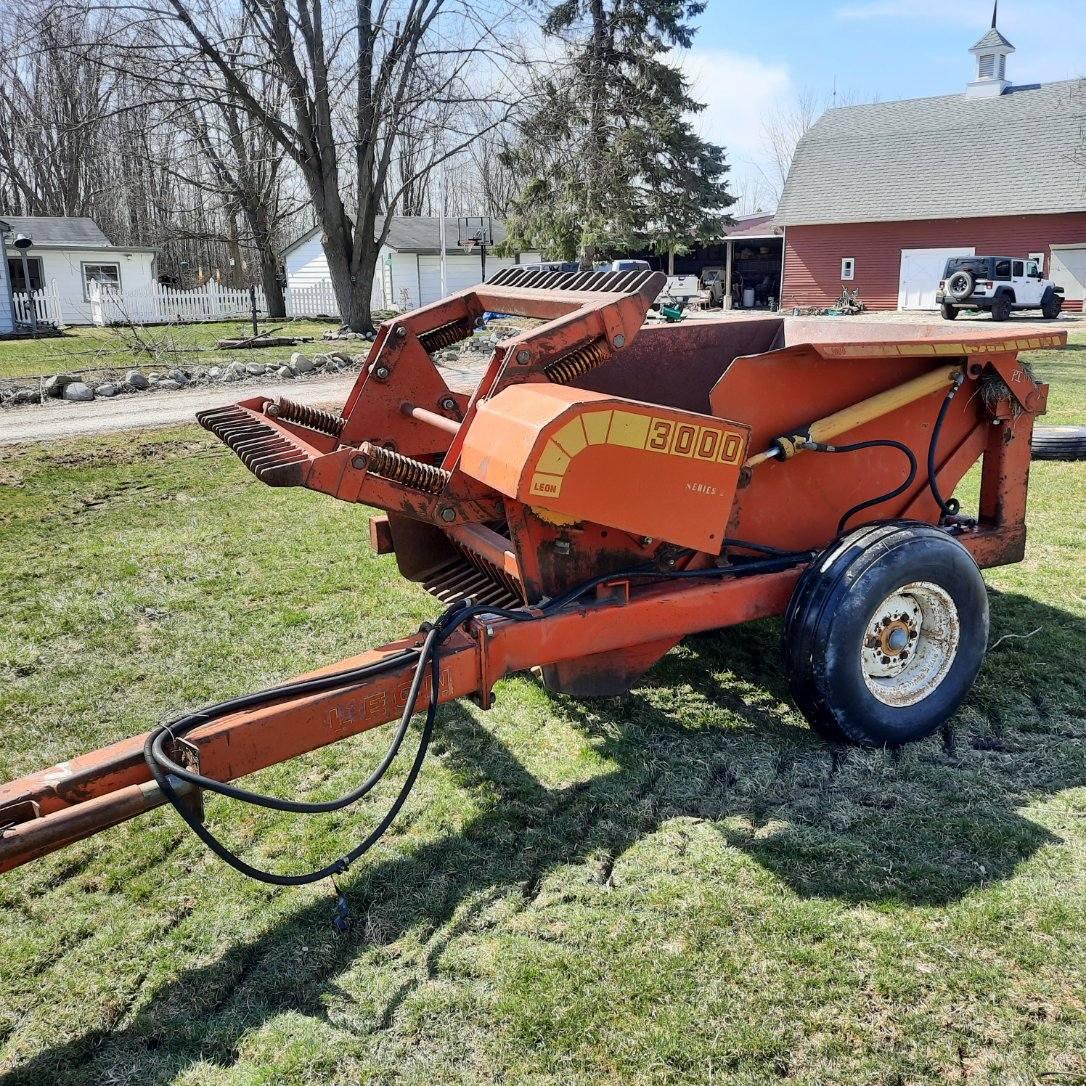 105-8 Leon Model 3000 Rock Picker