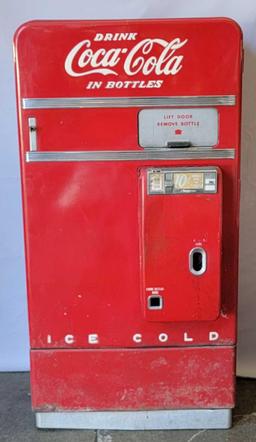 Vintage unrestored Vendo Coca-Cola 10 cent machine