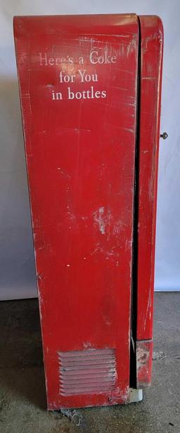 Vintage unrestored Vendo Coca-Cola 10 cent machine