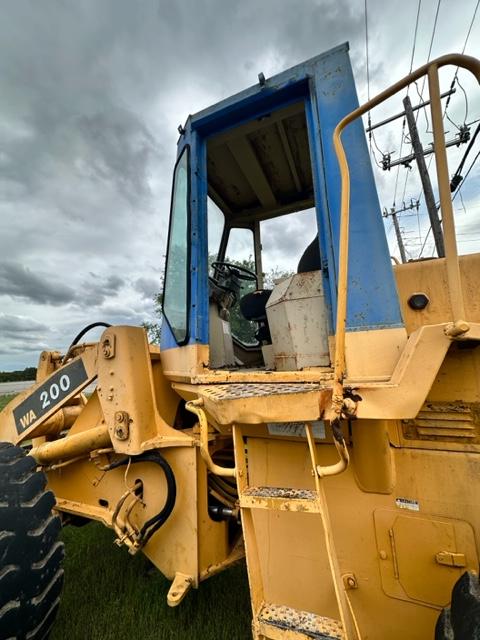 KOMATSU Loader with Forks