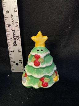 Camper/Christmas Tree Shaker Set