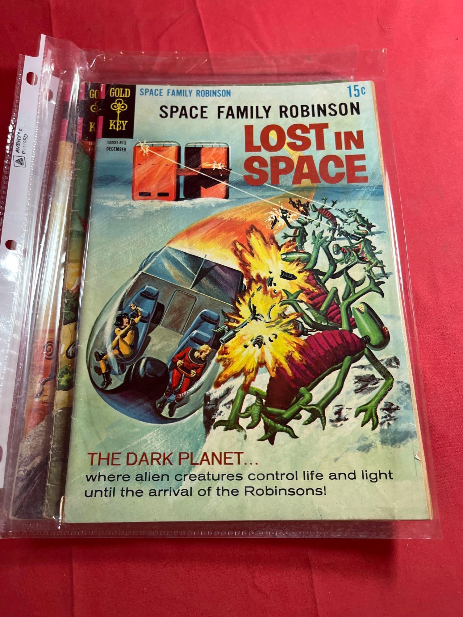 Space Family Robinson Lost In Space (10)