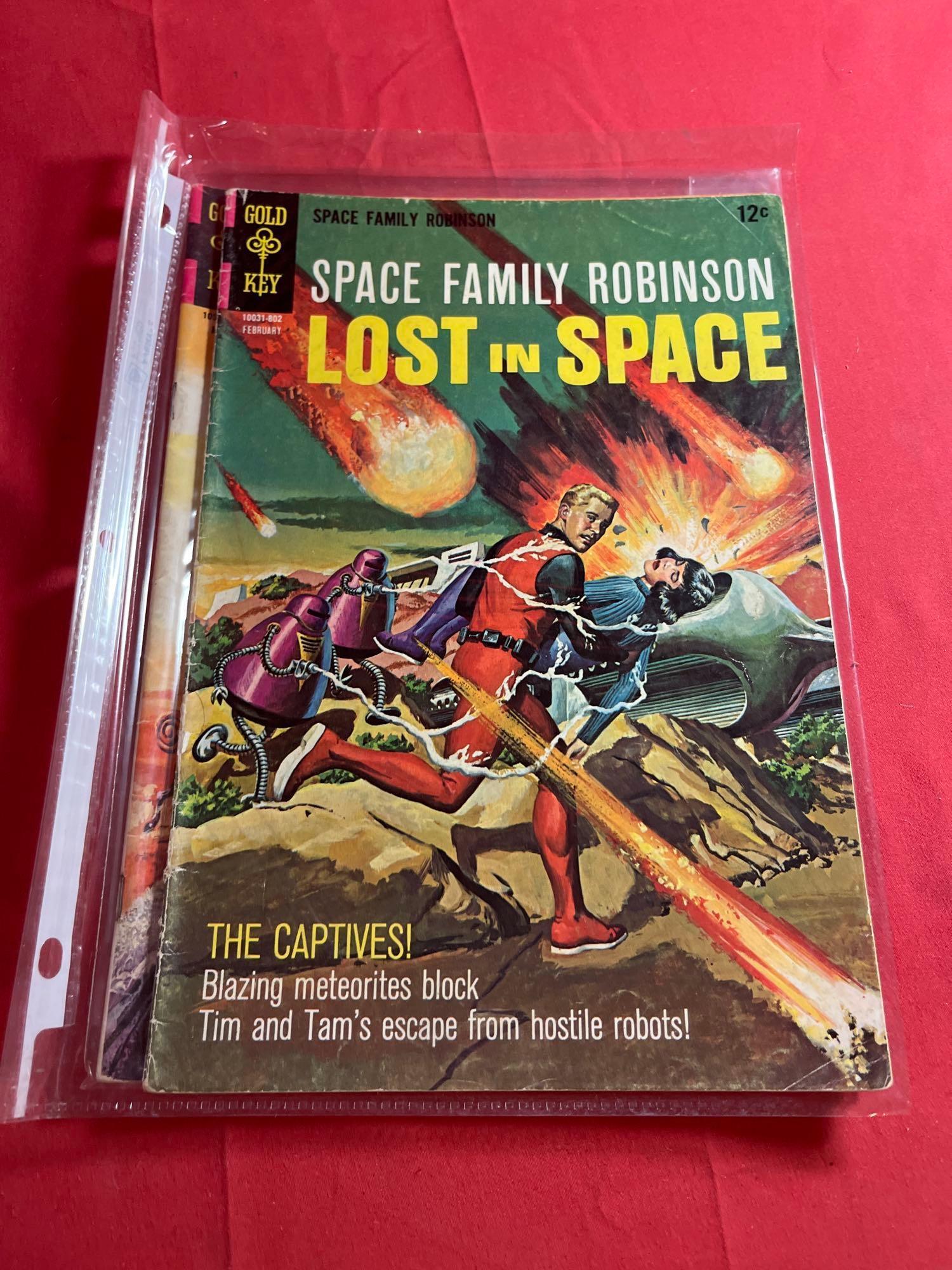Space Family Robinson Lost In Space (10)