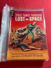Space Family Robinson Lost In Space (10)