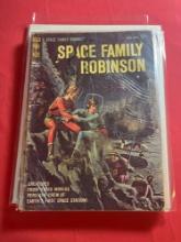 Space Family Robinson (6)