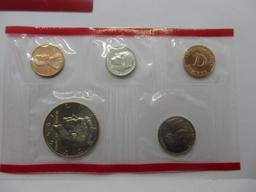 1999 United States Mint Denver Unciruclated Coin Set in Original Envelope
