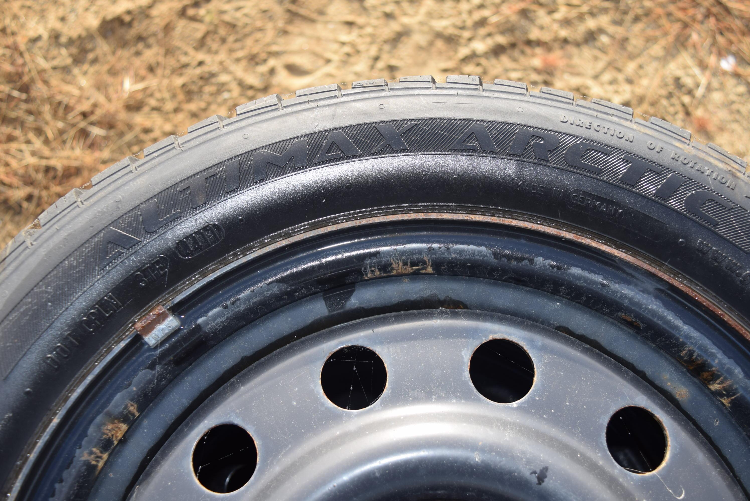 Set of 4 General Altimax Arctic 195/55R15