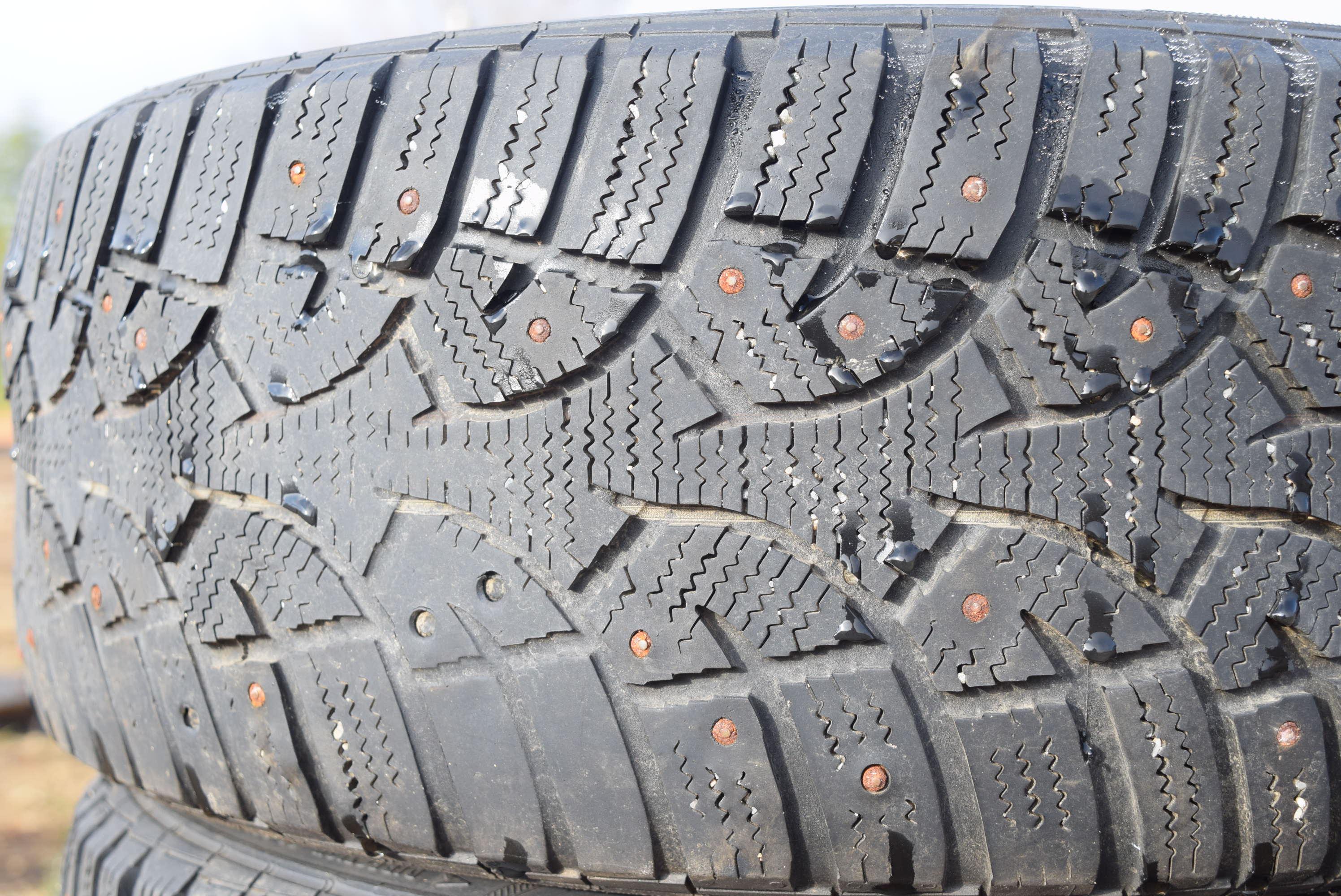 Set of 4 General Altimax Arctic 195/55R15