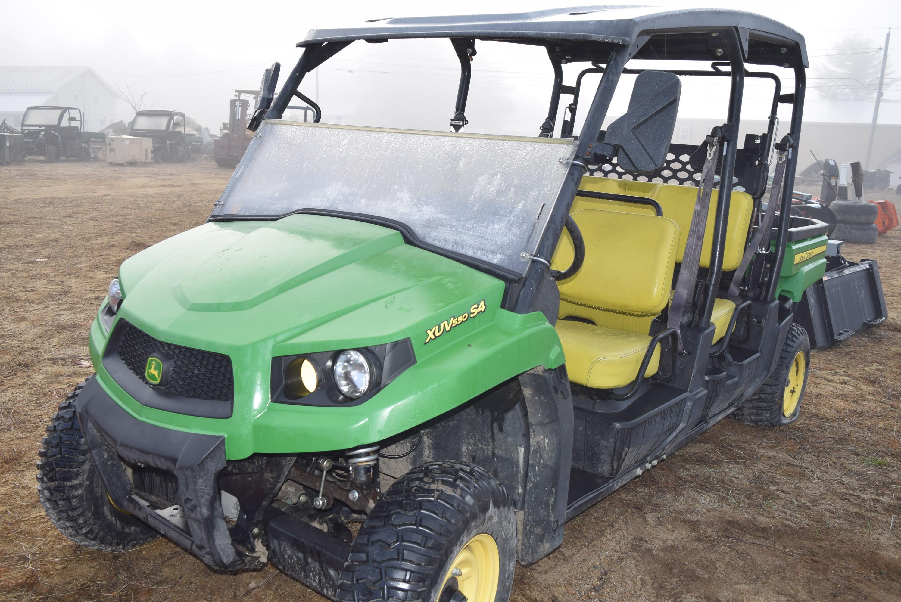 John Deere Gator 4X4 4-Person