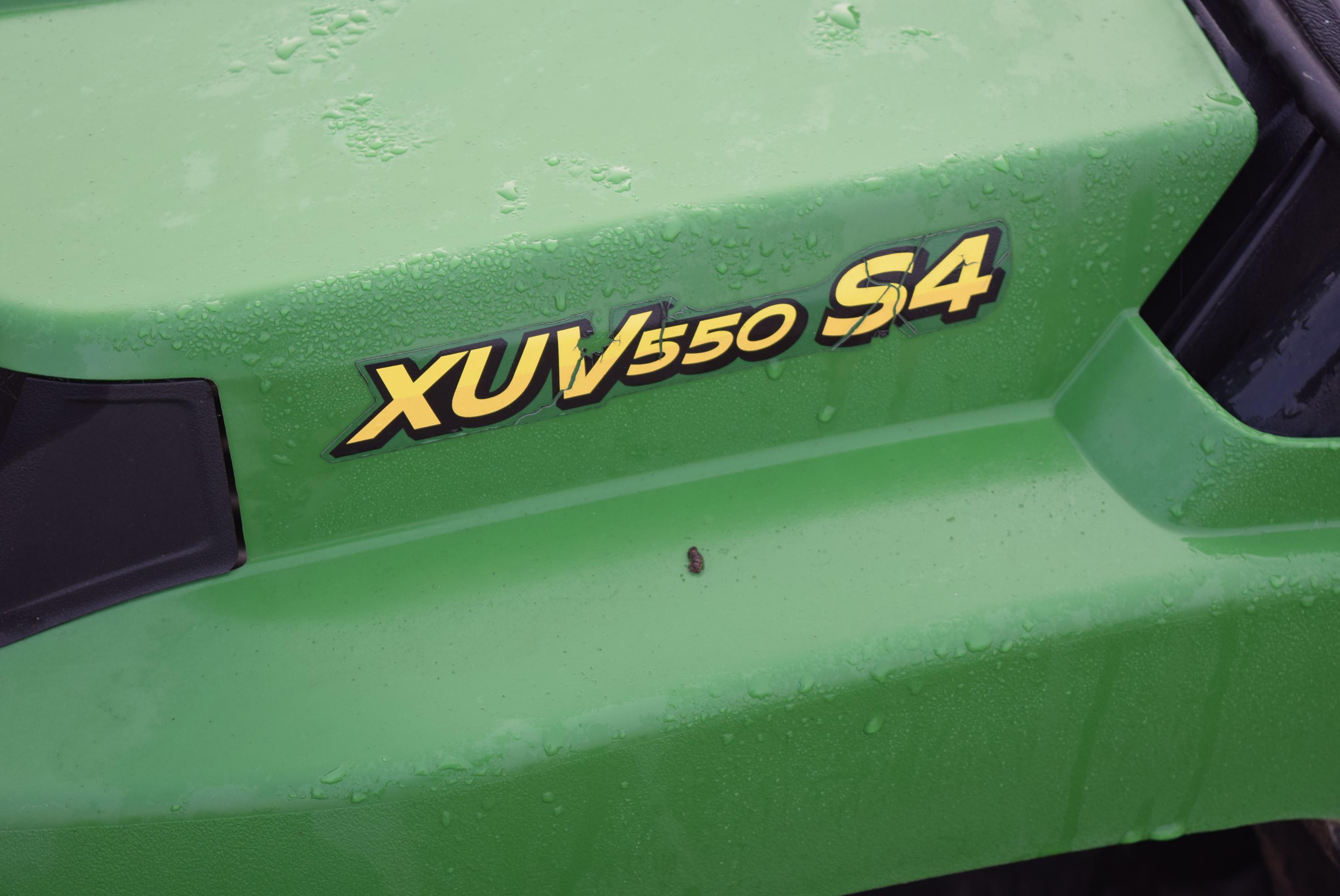 John Deere Gator 4X4 4-Person
