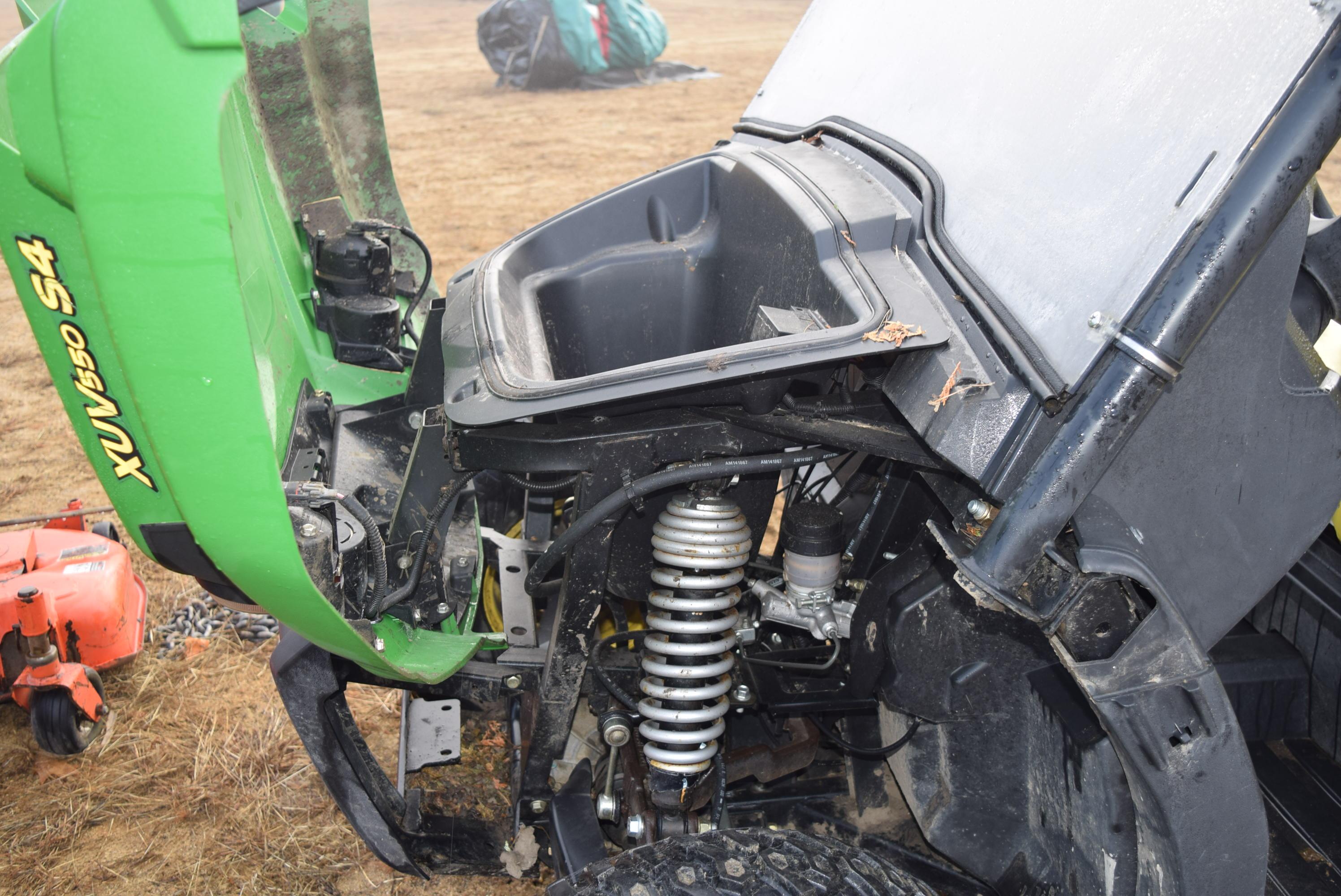 John Deere Gator 4X4 4-Person