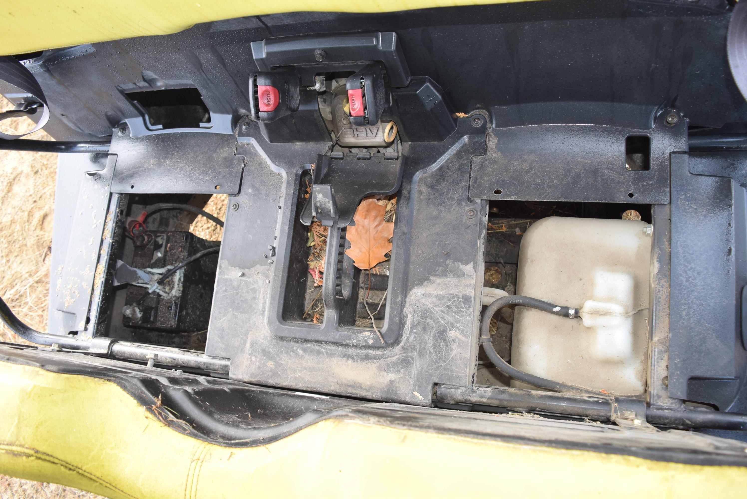 John Deere Gator 4X4 4-Person