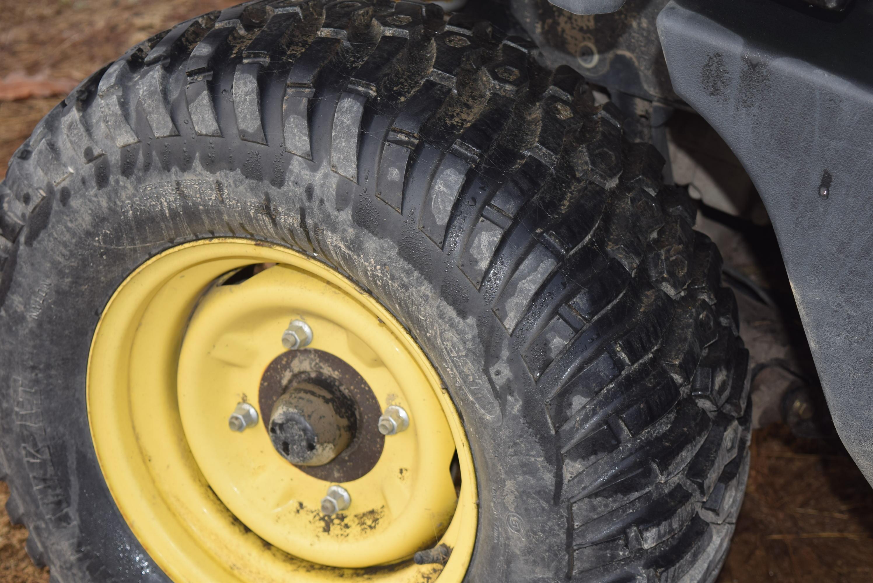 John Deere Gator 4X4 4-Person