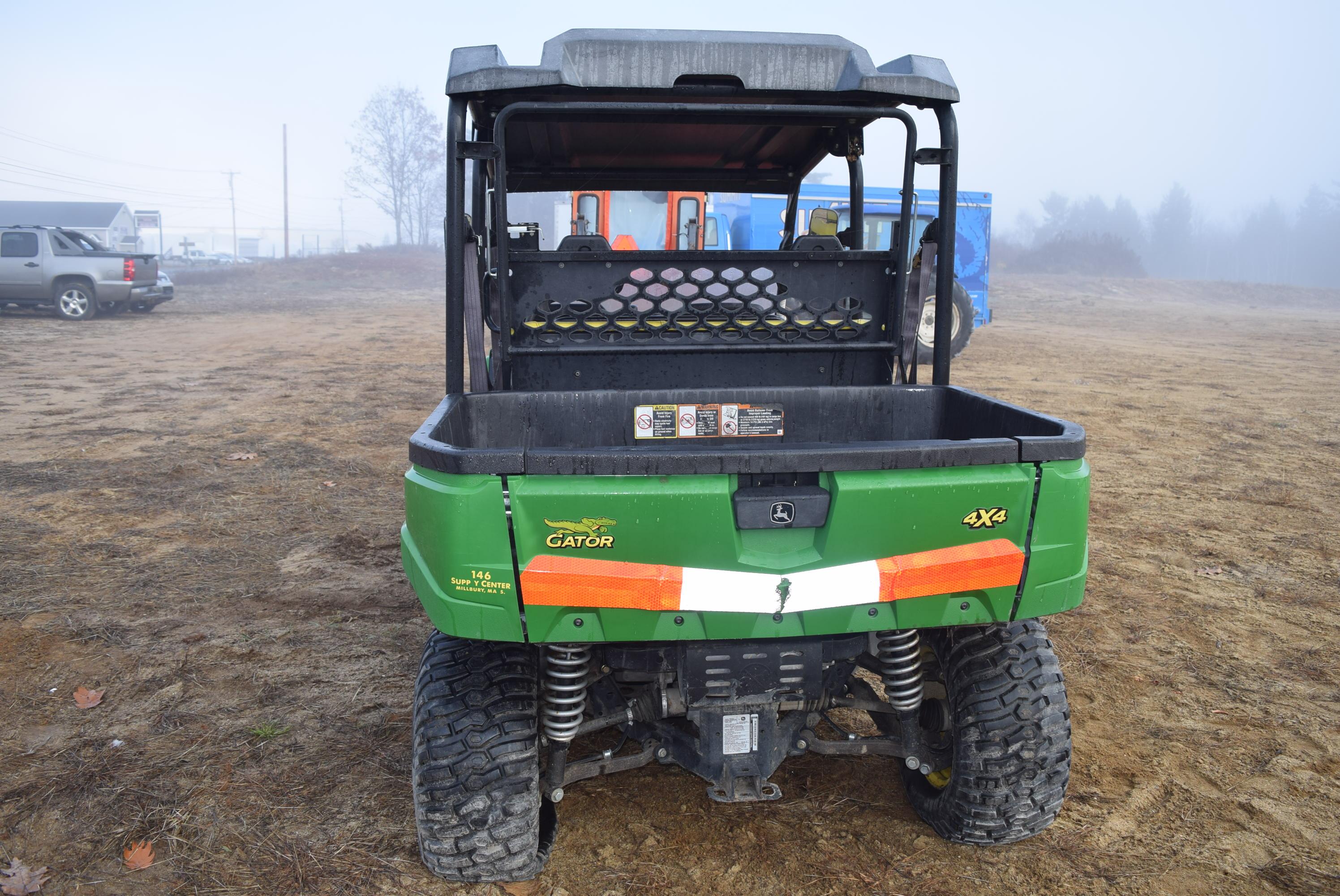 John Deere Gator 4X4 4-Person
