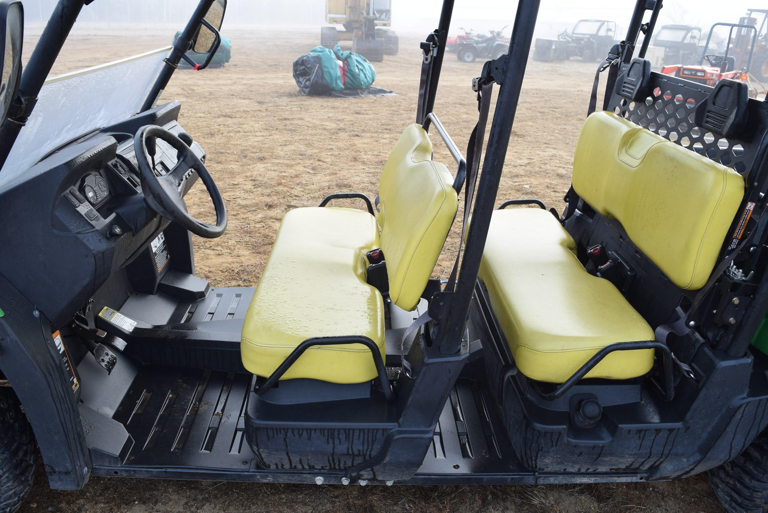 John Deere Gator 4X4 4-Person