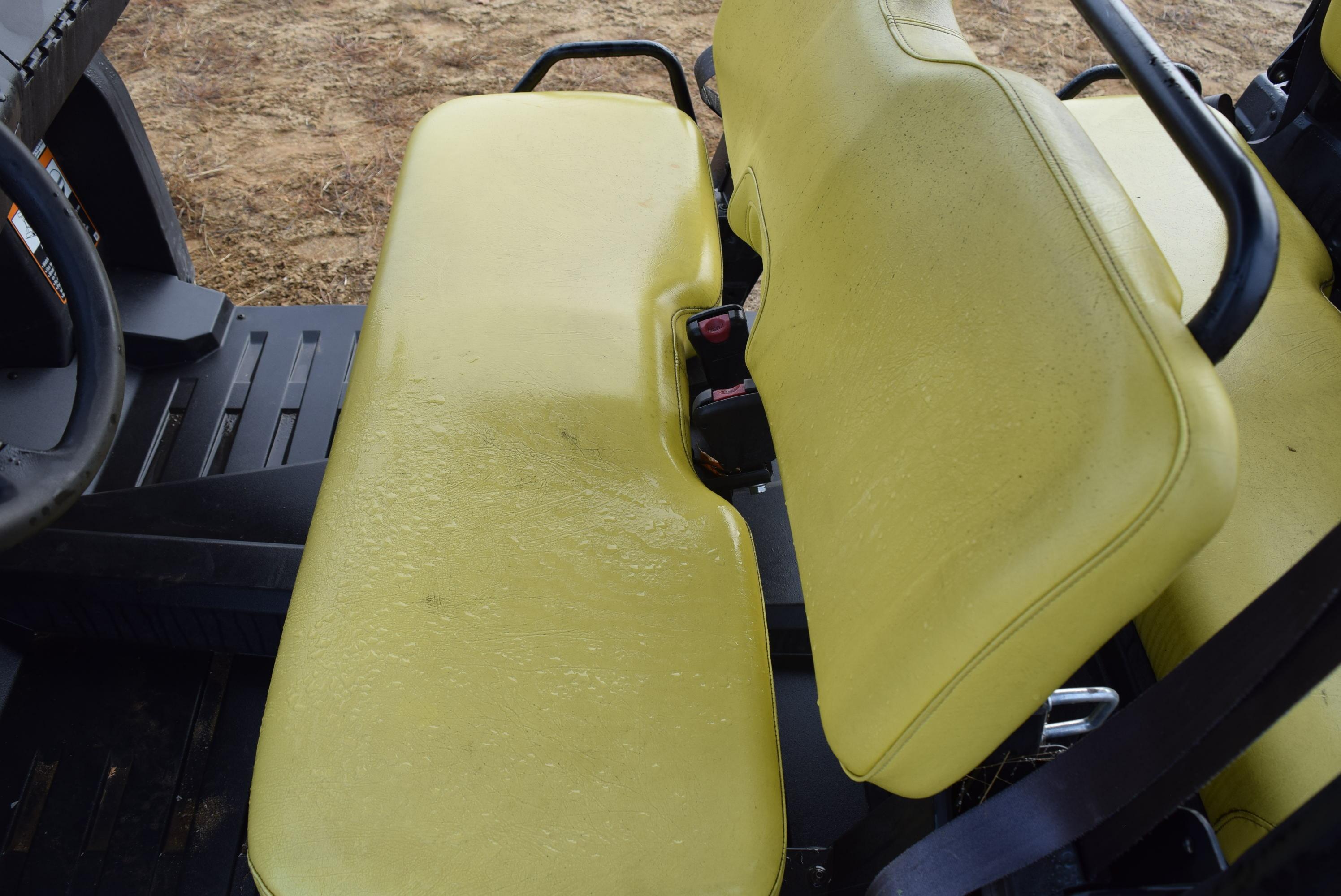 John Deere Gator 4X4 4-Person