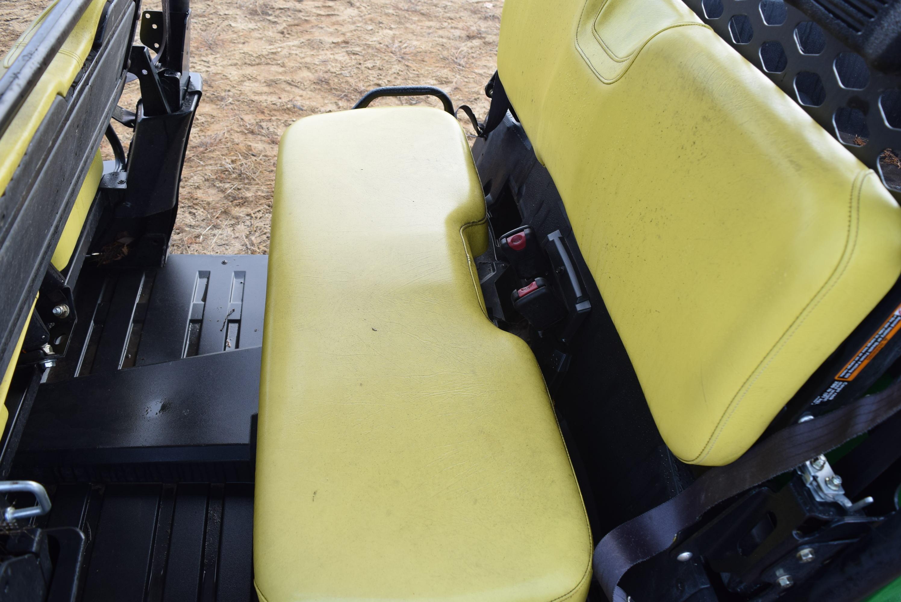 John Deere Gator 4X4 4-Person
