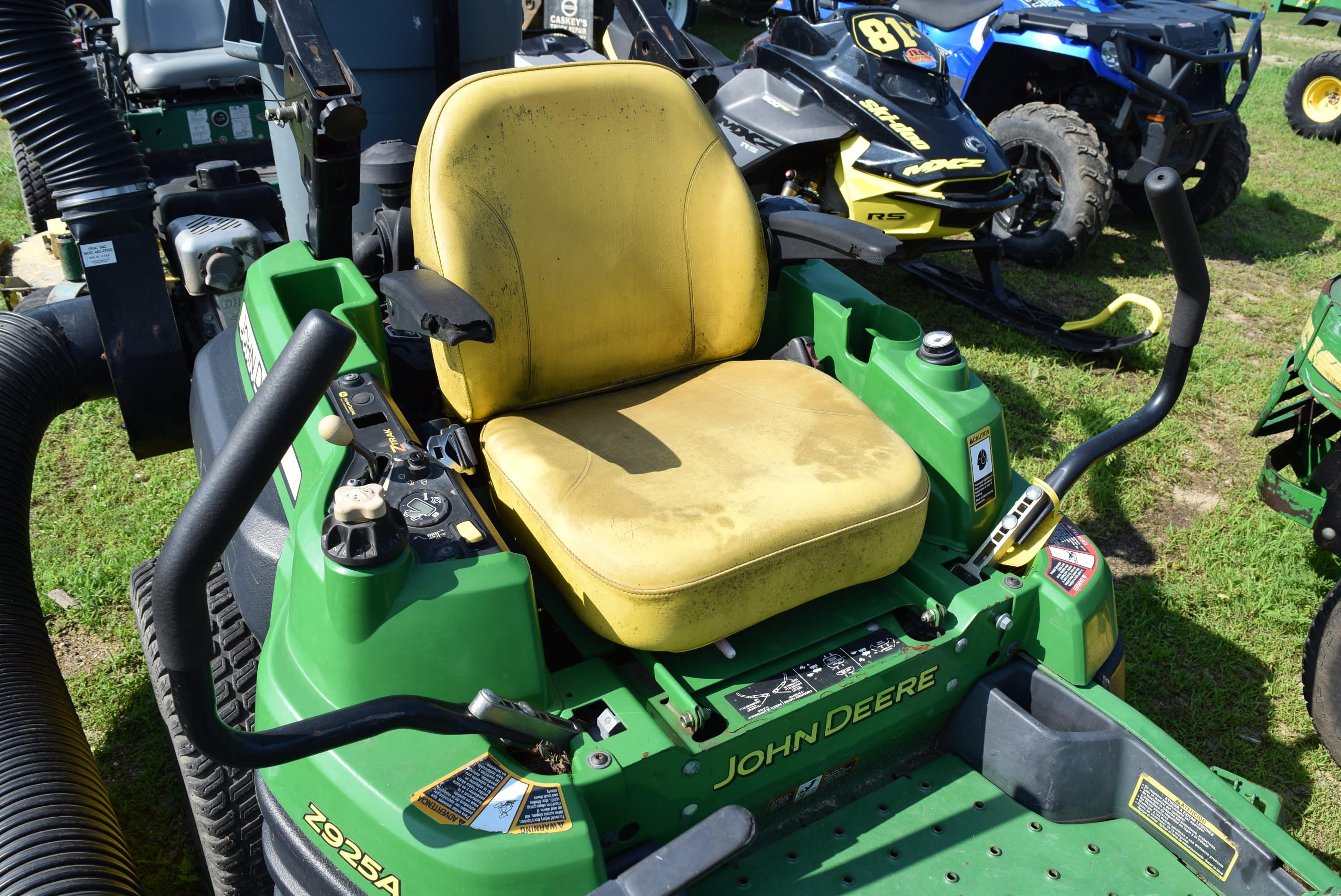 John Deere ZTRAK PRO Z925A Zero Turn